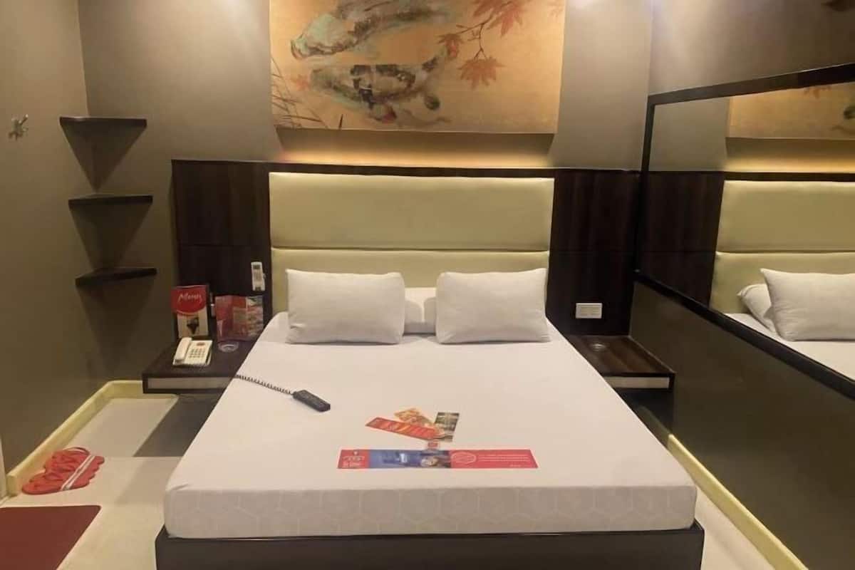 In-room safe, free WiFi