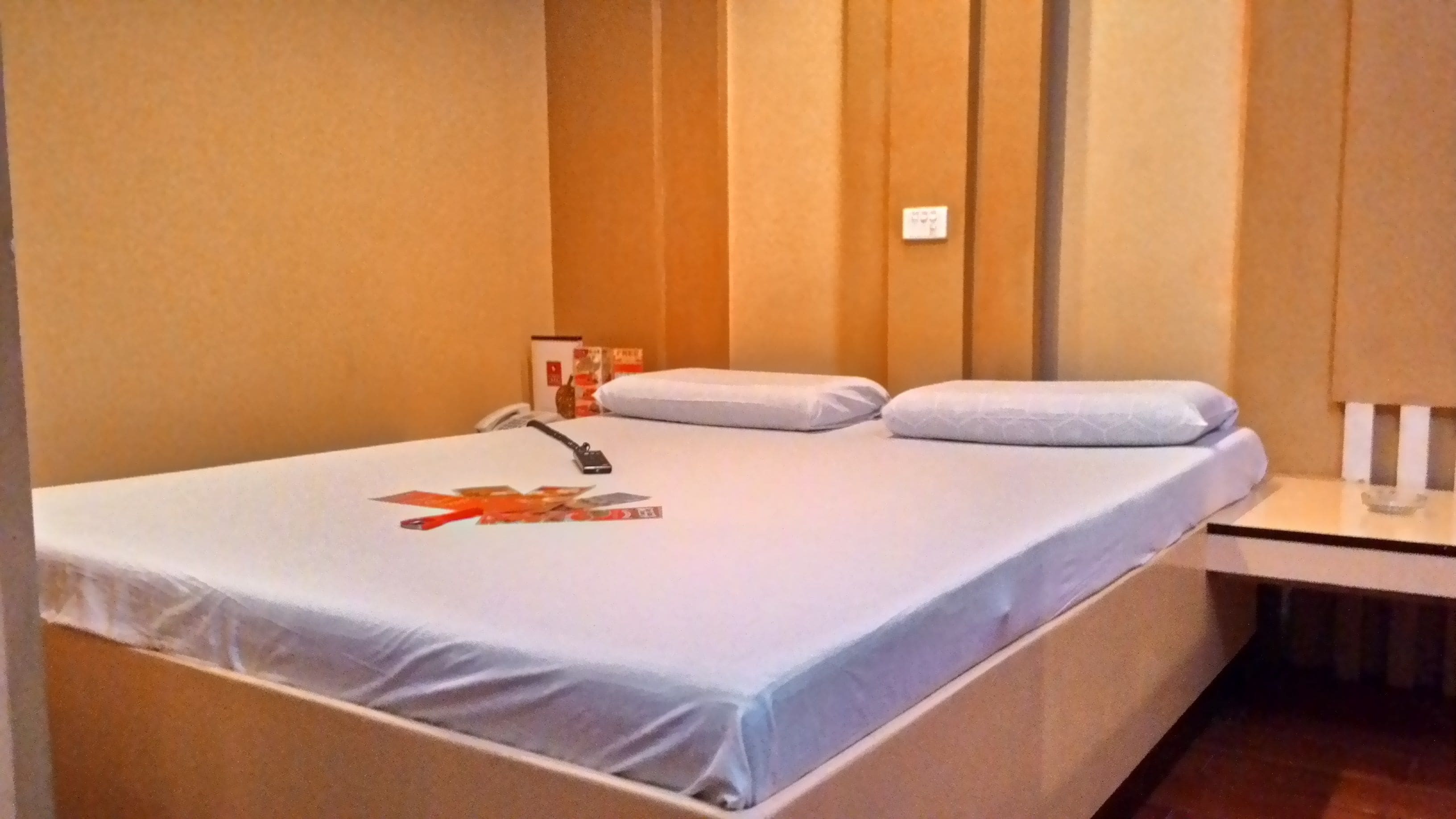 Habitación ejecutiva, 1 cama de matrimonio | Caja fuerte y wifi gratis