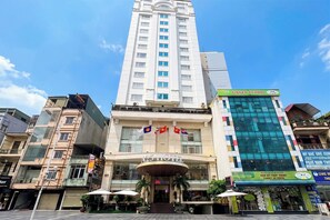 Front of property - A25 Signature Hotel (Hanoi)