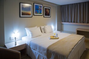 Standard Casal - 1 Cama King | In-room safe, desk, blackout drapes, soundproofing - Intercity Montes Claros (Montes Claros)