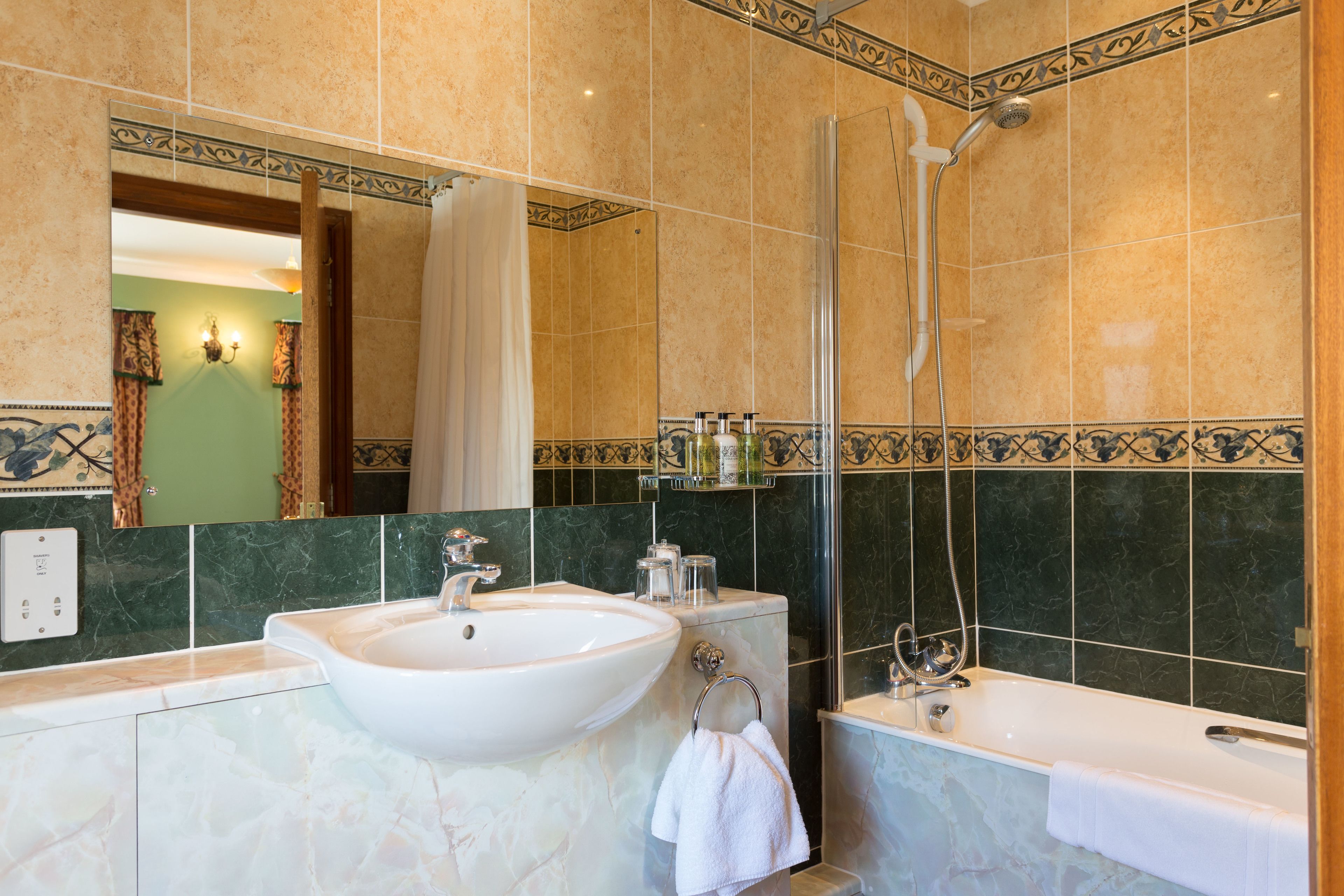 executive room, 1 double bed, non smoking | bathroom | designer toiletries, hair dryer, towels, soap