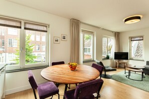 Comfort Apartment, 1 Bedroom | In-room dining