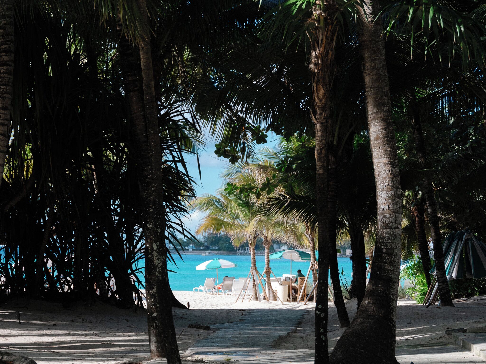 Private beach nearby, white sand, free beach shuttle, beach cabanas