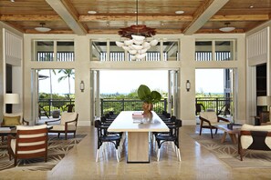 Coin salon dans le hall