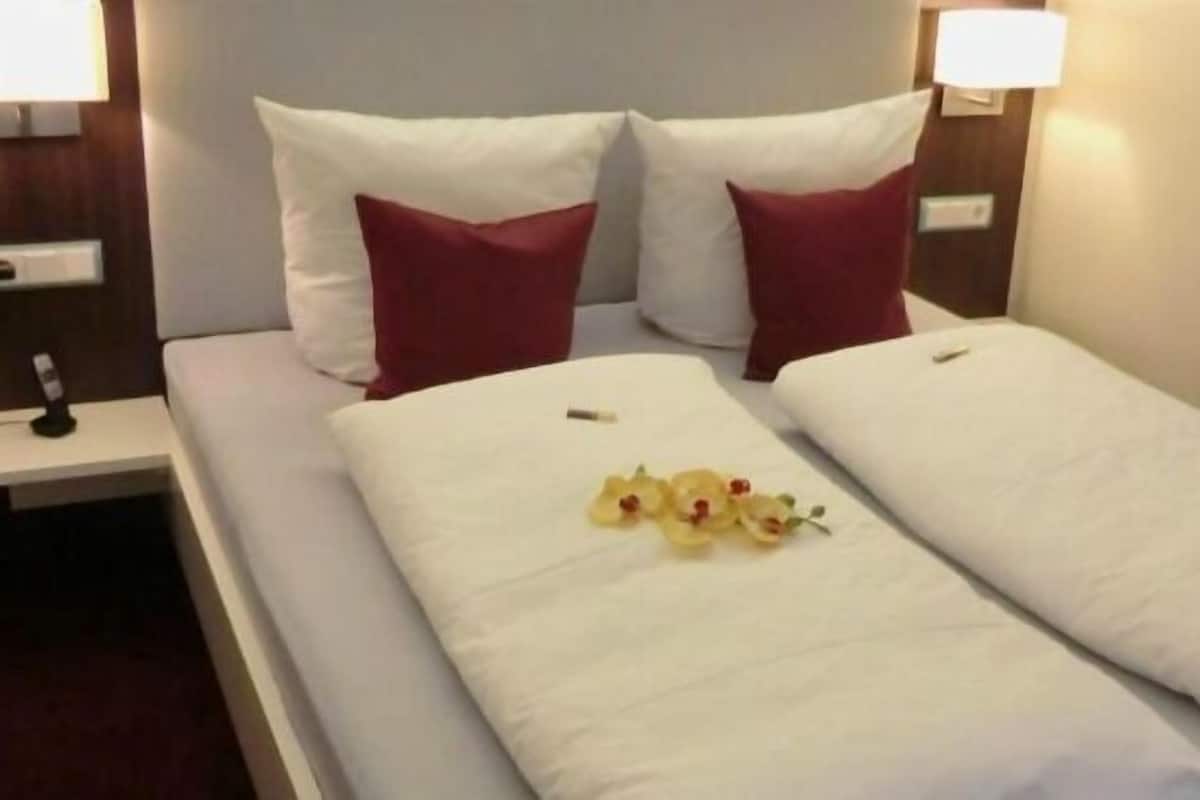 desk, soundproofing, free cots/infant beds, free wifi