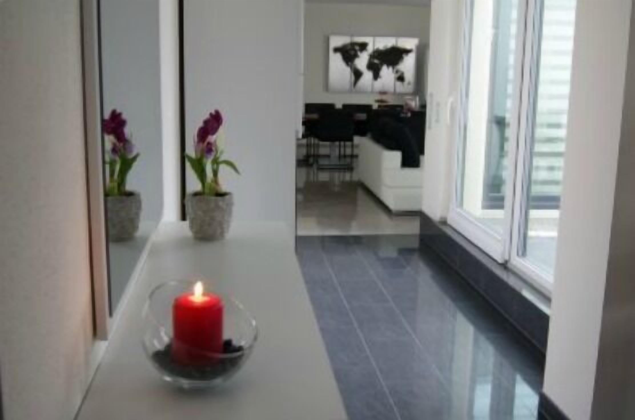 deluxe penthouse, 1 king bed, kitchenette | desk, soundproofing, free cots/infant beds, free wifi