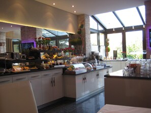 매일 뷔페 무료 아침 식사 포함