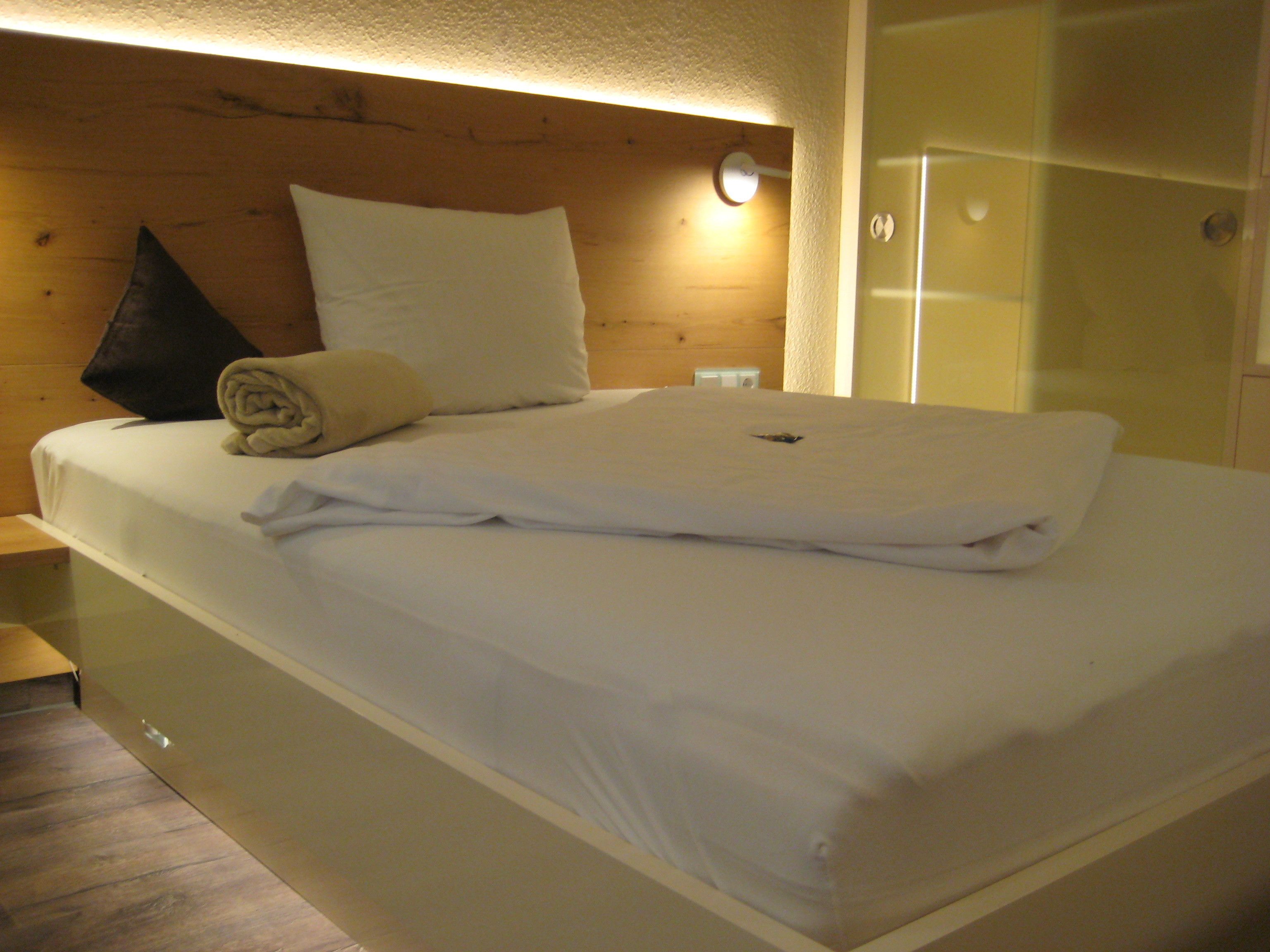 standard double room | room amenity