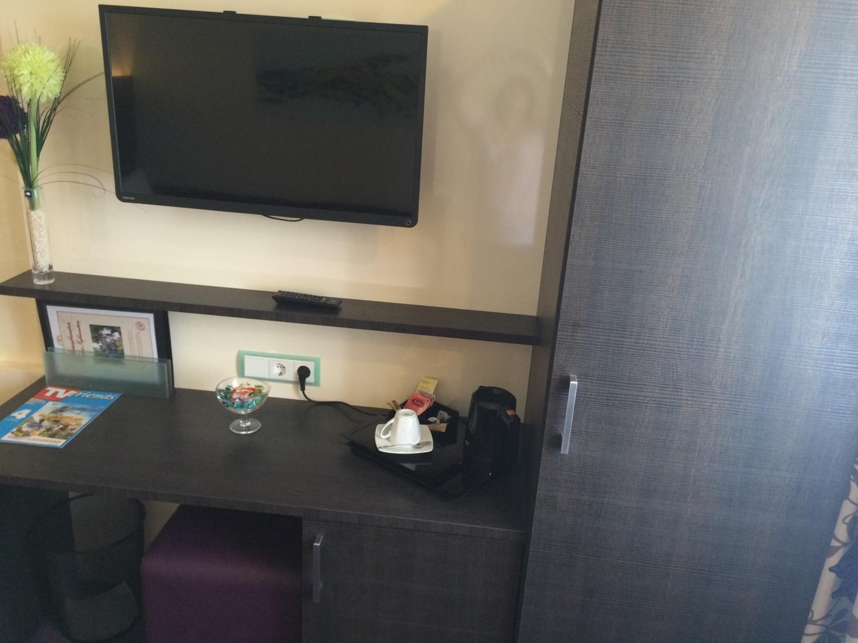 in-room safe, desk, soundproofing, iron/ironing board