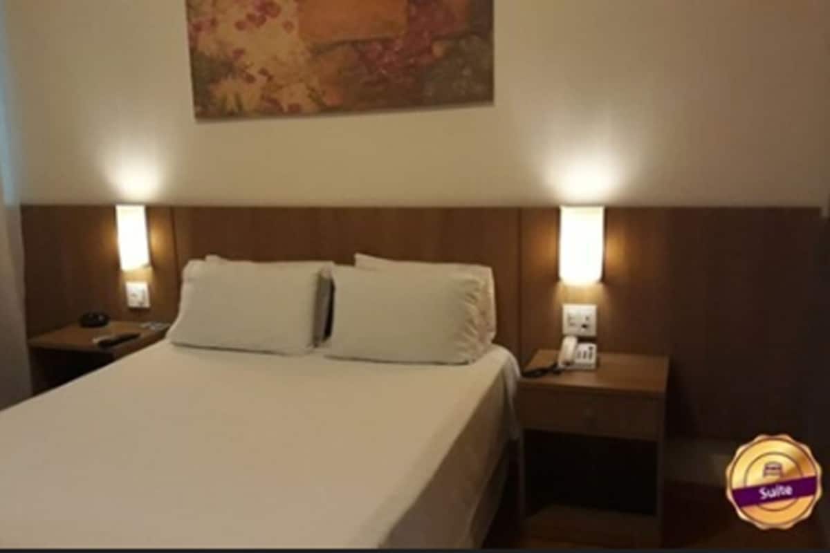 quarto casal master | minibar, in-room safe, desk, blackout curtains