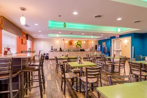 包每日自助早餐