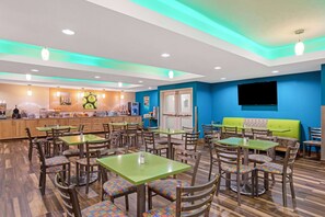 Tägliches inbegriffenes Frühstücksbuffet