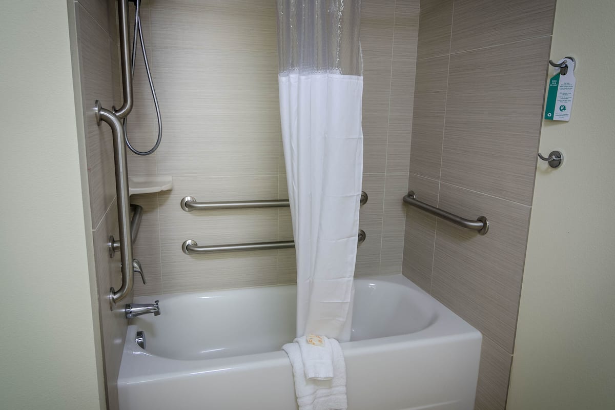 room, 2 queen beds, accessible, non smoking (mobility accessible) | bathroom | combined shower/bathtub, free toiletries, hair dryer, towels