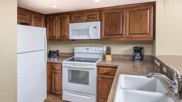 Fridge, microwave, coffee/tea maker, toaster