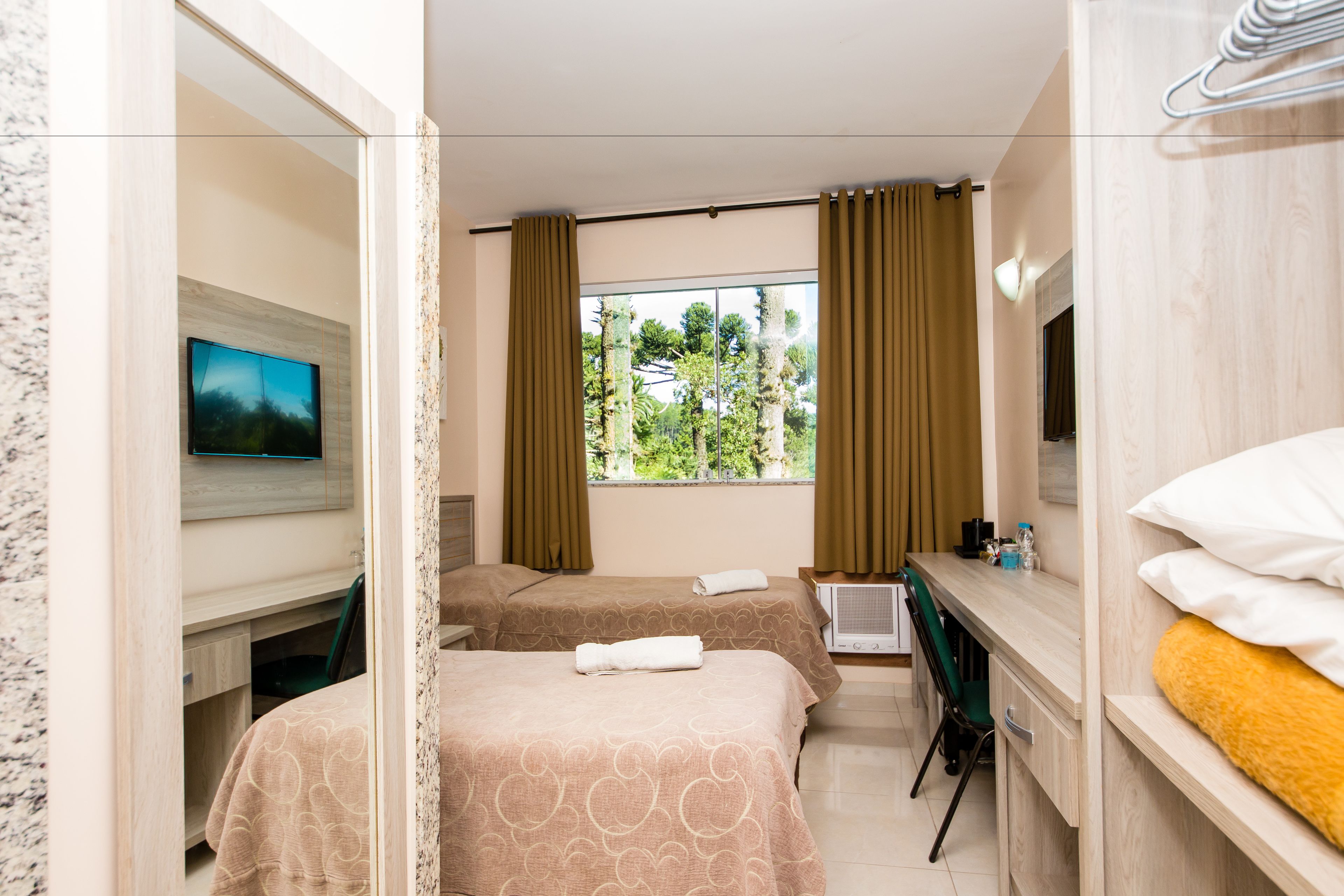 superior twin room | 1 bedroom, individually decorated, desk, free wifi