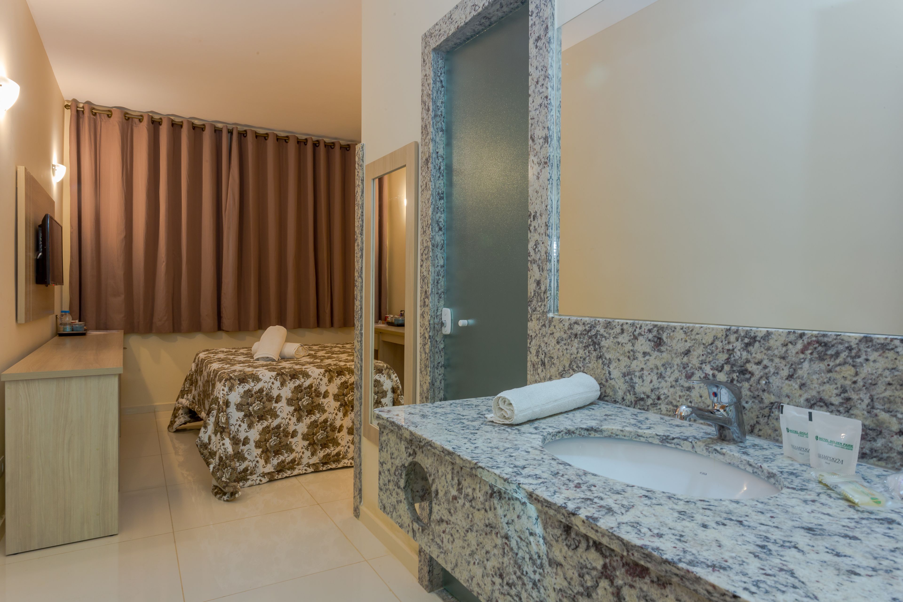 superior double room | 1 bedroom, individually decorated, desk, free wifi