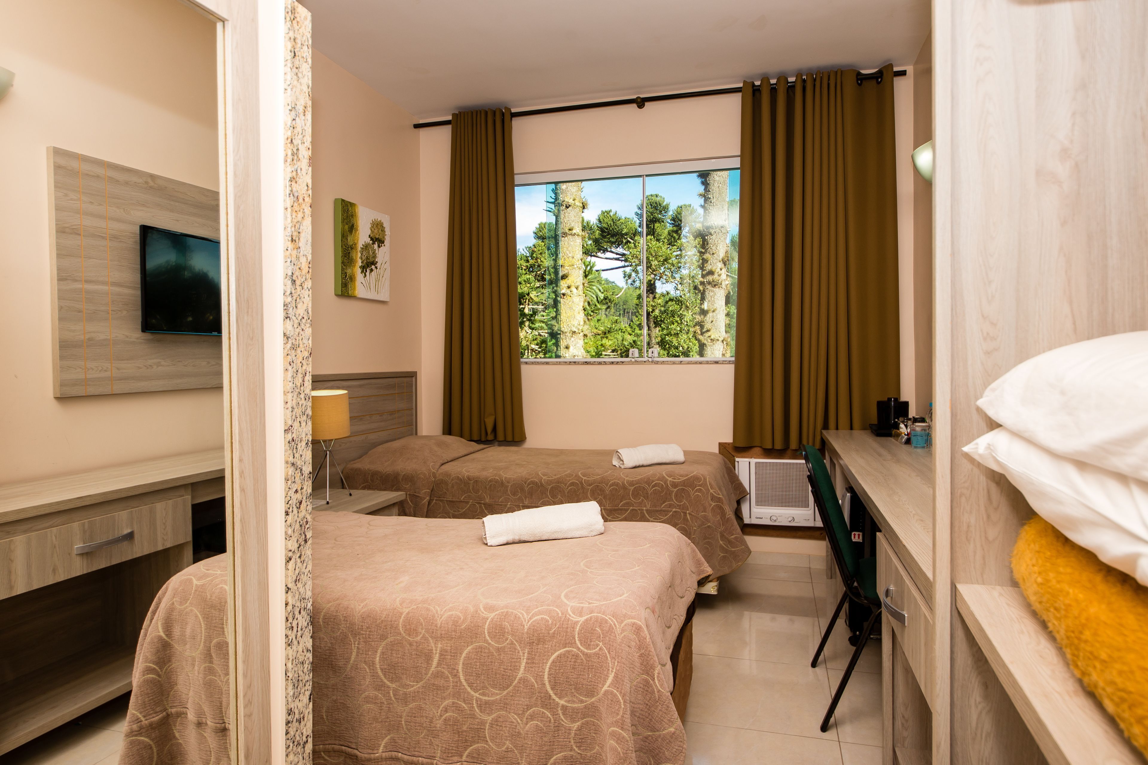 Individuell dekoriert, Schreibtisch, kostenloses WLAN, Bettwäsche