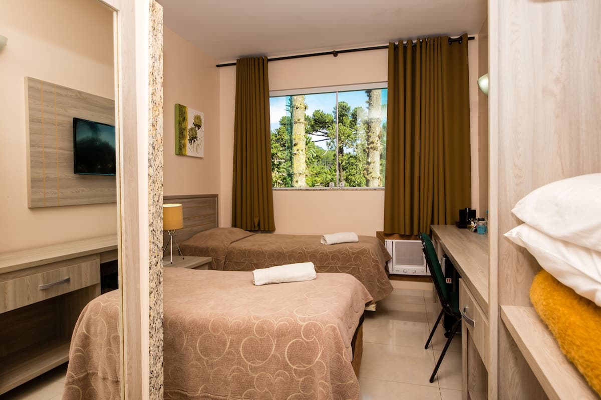 Individualmente decorados, escrivaninha, Wi-Fi de cortesia