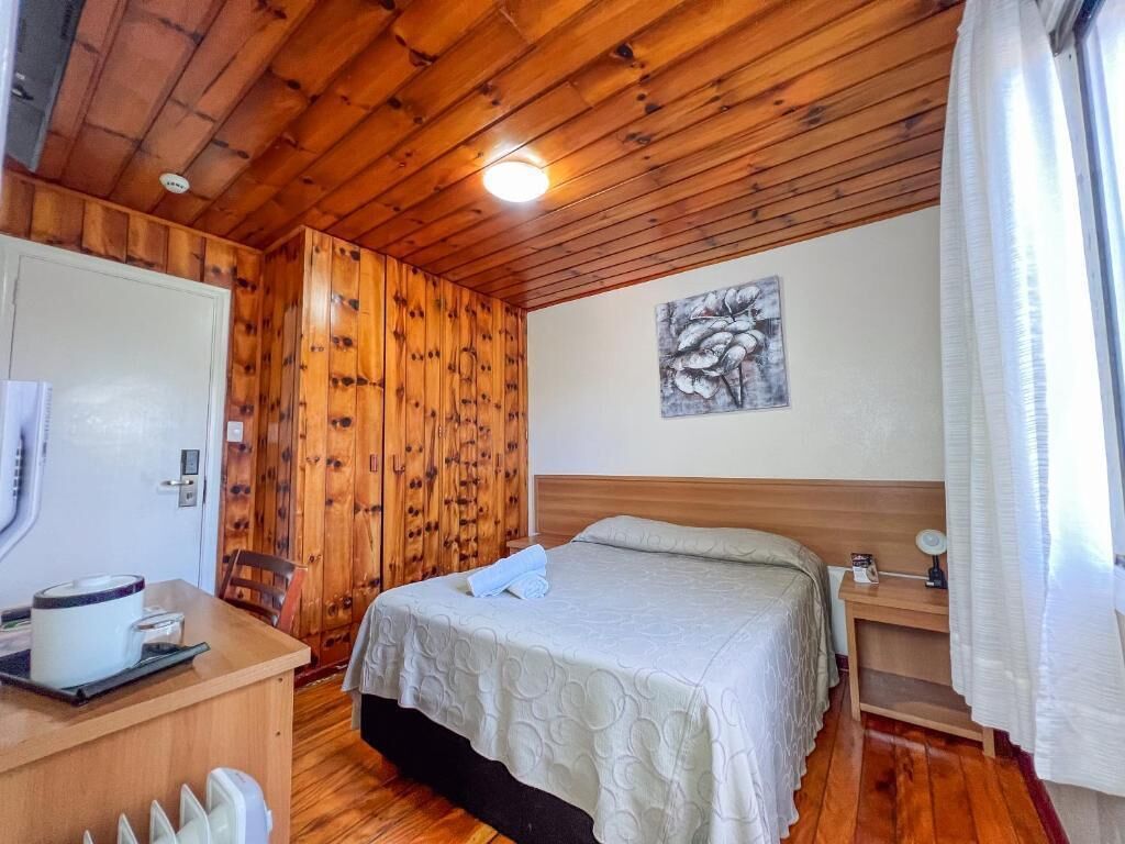 Individuell dekoriert, Schreibtisch, kostenloses WLAN, Bettwäsche