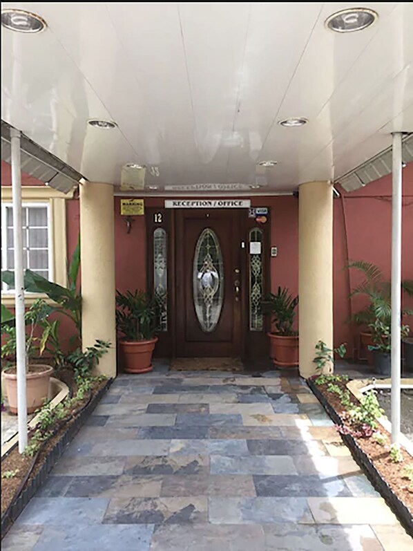 Entrée de l’hébergement