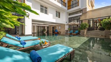 Outdoor pool, pool loungers
