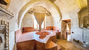 Stone Suite with Jacuzzi | Bathroom | Free toiletries, hair dryer, slippers, towels