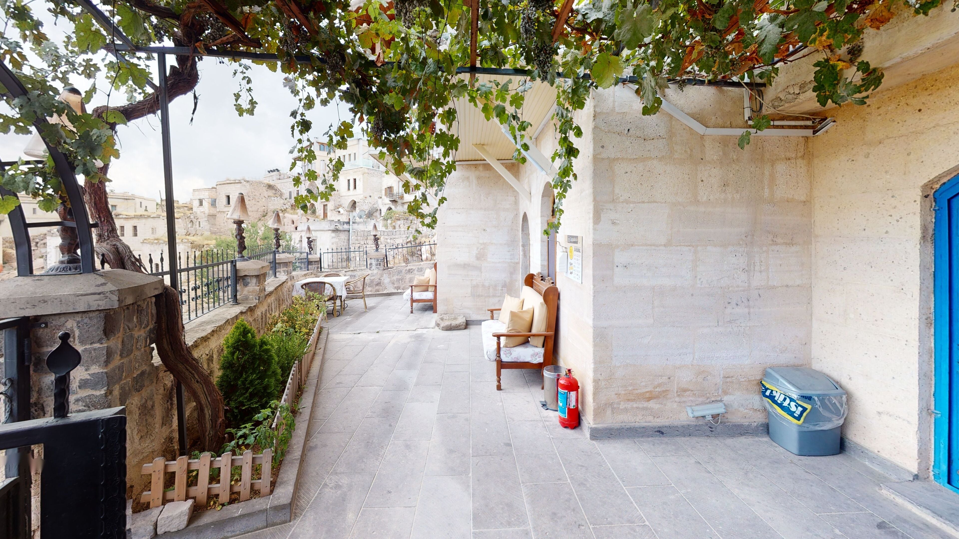 comfort suite | living area | 22-inch lcd tv with satellite channels, tv