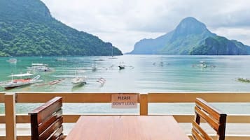 Terrace Suite (Sea View) | セーフティボックス (室内)、デスク、WiFi (無料)、ベッドシーツ