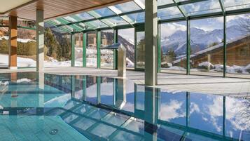 Indoor pool, pool loungers