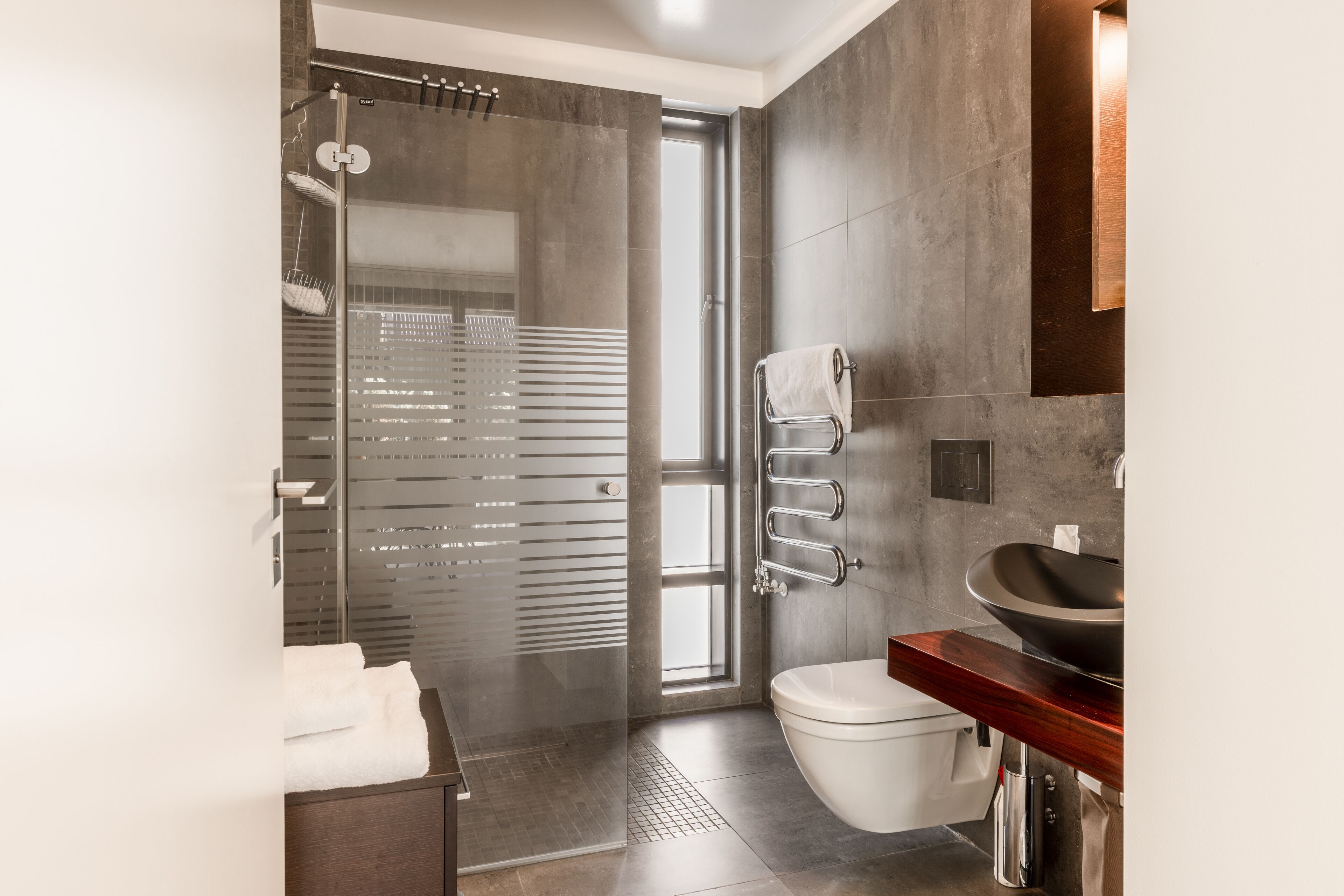 Standard Suite, 2 Bedrooms, Balcony | Bathroom | Free toiletries, hair dryer, bathrobes, slippers