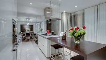 Penthouse, 2 Bedrooms, Balcony | Private kitchen | Full-size fridge, microwave, oven, stovetop