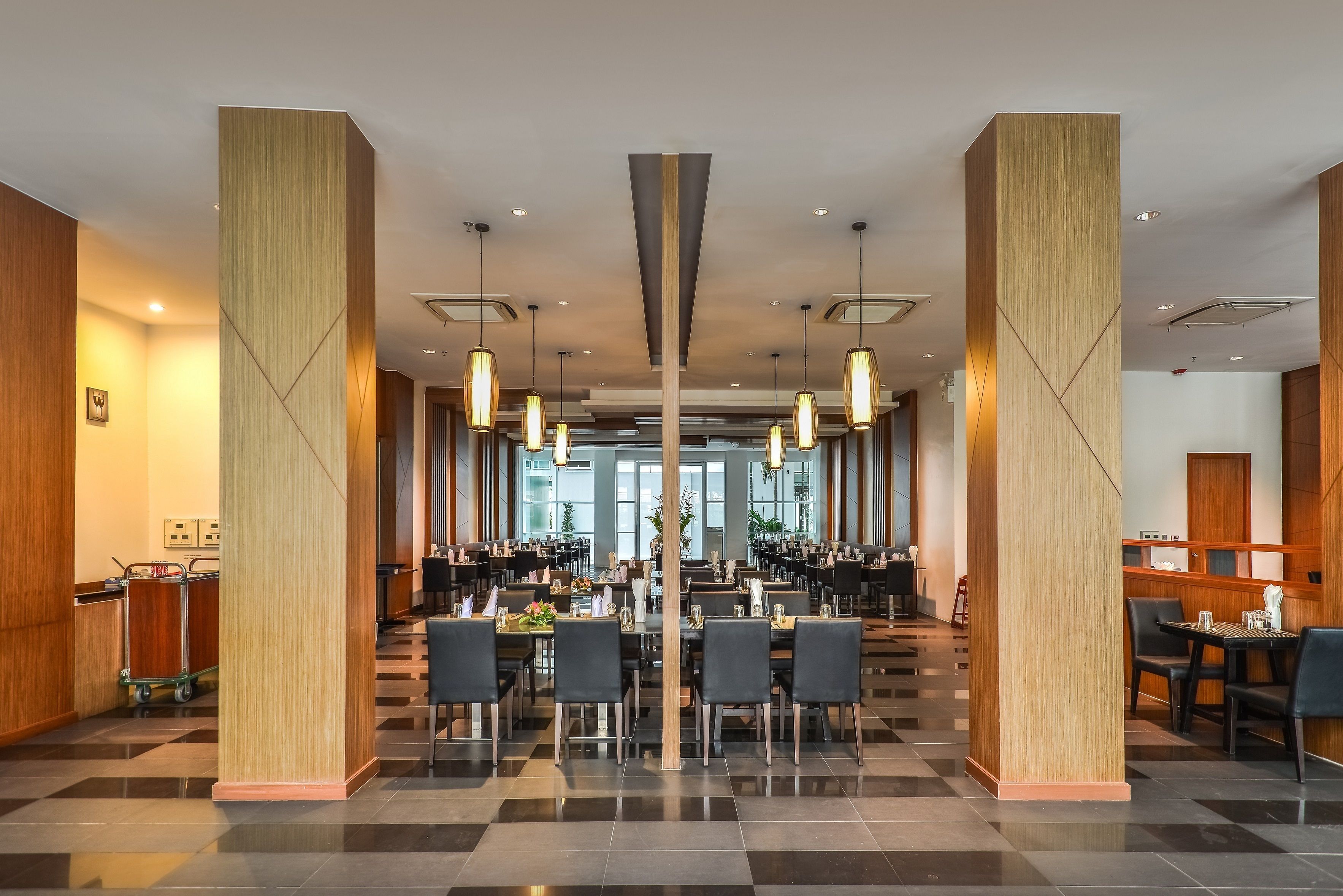 breakfast, lunch, dinner served; thai cuisine