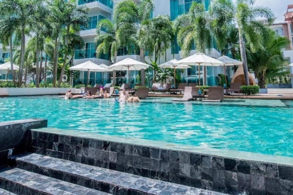 Fishermen's Harbour Urban Resort