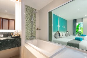 Deluxe Family King Single | Deep-soaking bathtub - Fishermen's Harbour Urban Resort (Patong)