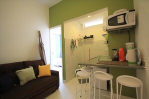 Apartment, 1 Bedroom | Living area | TV - GoHouse Copacabana 1005 A (Rio de Janeiro)