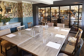 Breakfast, lunch and dinner served - The Bluebird Inn at Samlesbury (Blackburn)