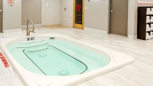 Bồn tắm spa trong nhà