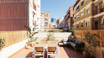 Apartamento superior, 2 habitaciones, terraza | Terraza o patio
