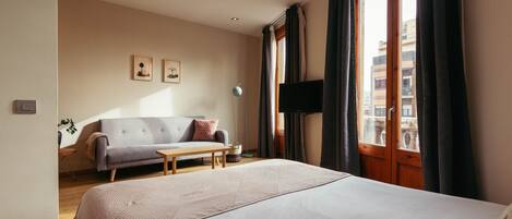 2 bedrooms, blackout drapes, iron/ironing board, free WiFi