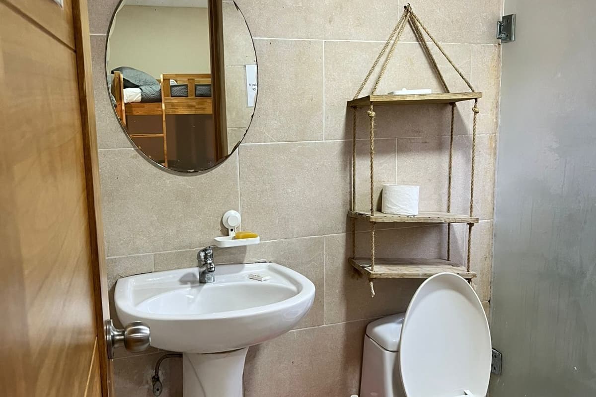 Zimmersafe, Bügeleisen/Bügelbrett, kostenloses WLAN, Bettwäsche