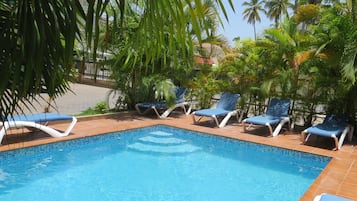 Outdoor pool, pool loungers