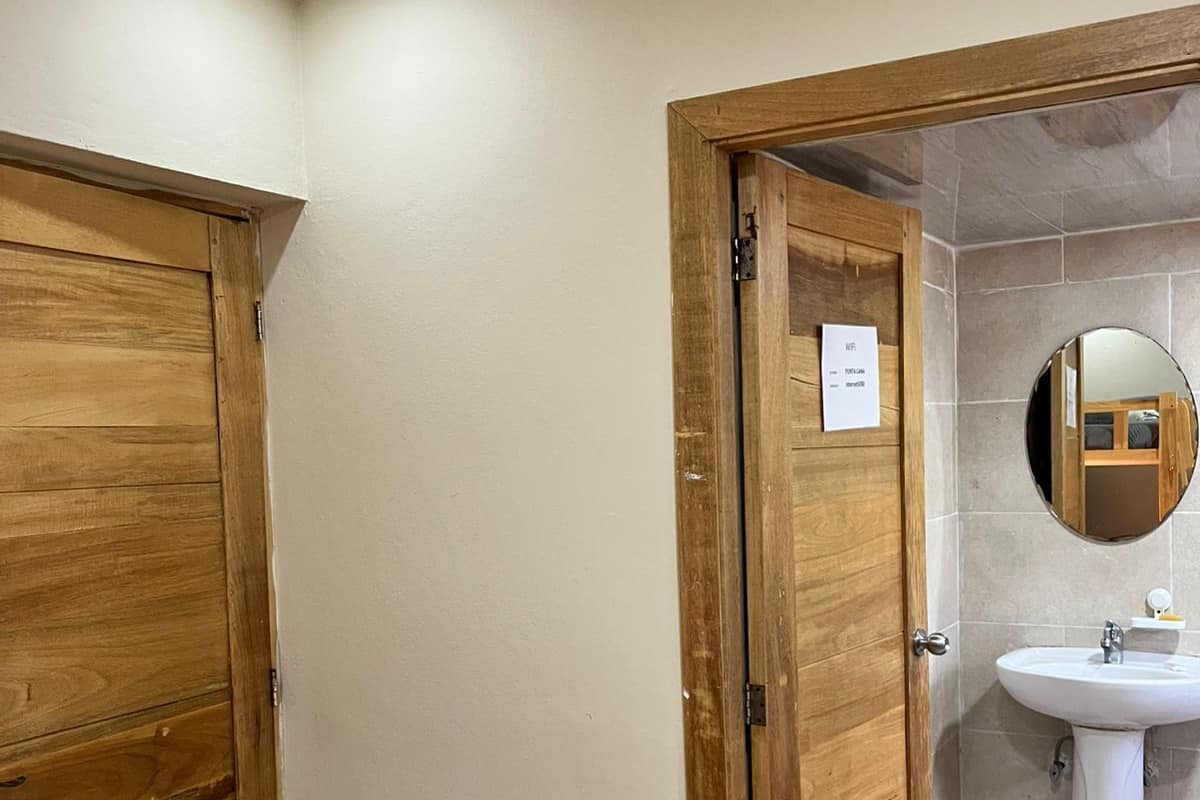 Comfort-Vierbettzimmer | Zimmersafe, Bügeleisen/Bügelbrett, kostenloses WLAN, Bettwäsche