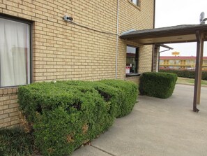 Exterior - Royal Inn (Dallas)