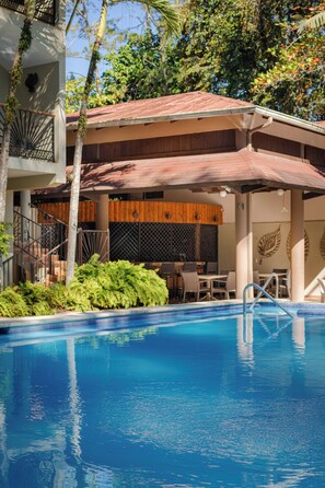 Outdoor pool, pool loungers