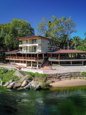 Breakfast, lunch, dinner served; local cuisine 