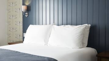 Double Room | Desk, blackout drapes, iron/ironing board, free WiFi