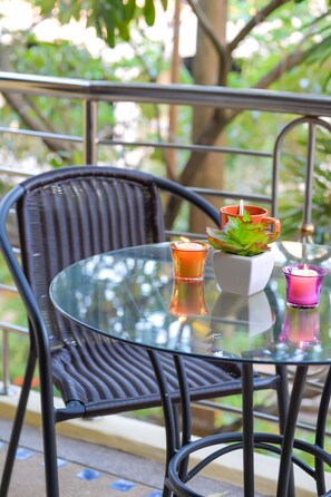 Daily continental breakfast (THB 250 per person)