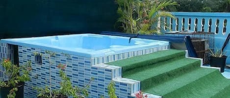 Baignoire à remous extérieure