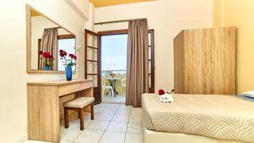 Superior Apartment, 1 Bedroom | Desk, free cribs/infant beds, free WiFi, bed sheets