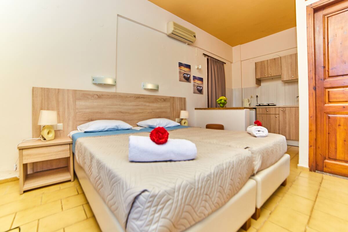Studio Tiêu chuẩn | Bàn, nôi (giường cho trẻ sơ sinh) miễn phí 